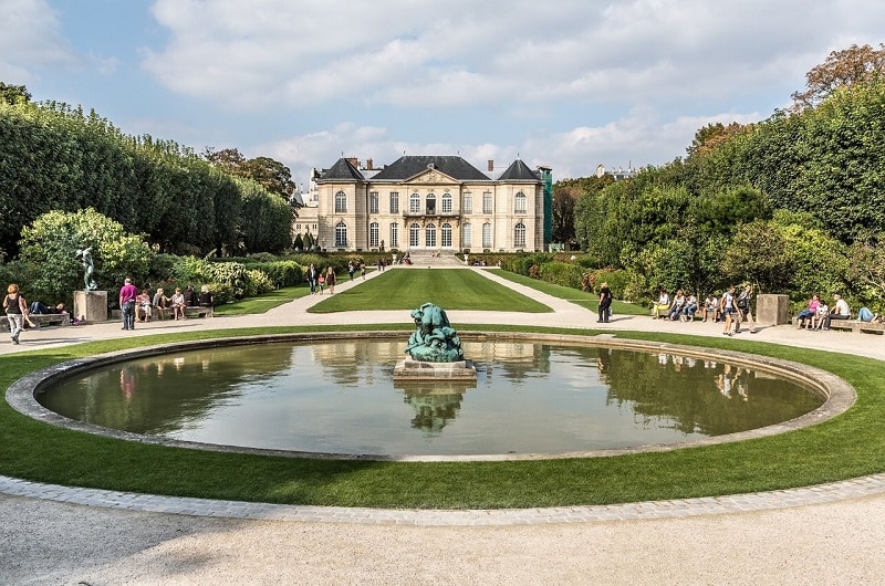Must-See places in Paris 3